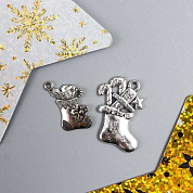 Декор для творчества металл "Новогодний носочек" серебро 2х1,6 см   3531368